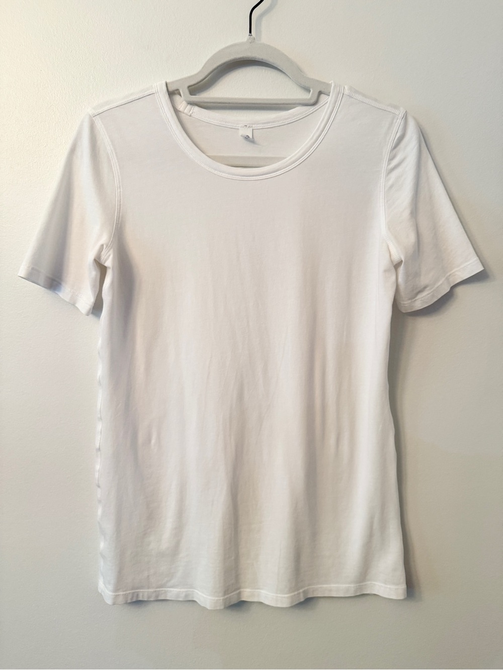 Lululemon White Lightweight Stretch Tee Size 4